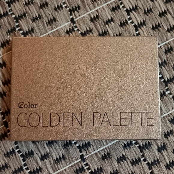 Color Eyeshadow Palette - Picture 1 of 5